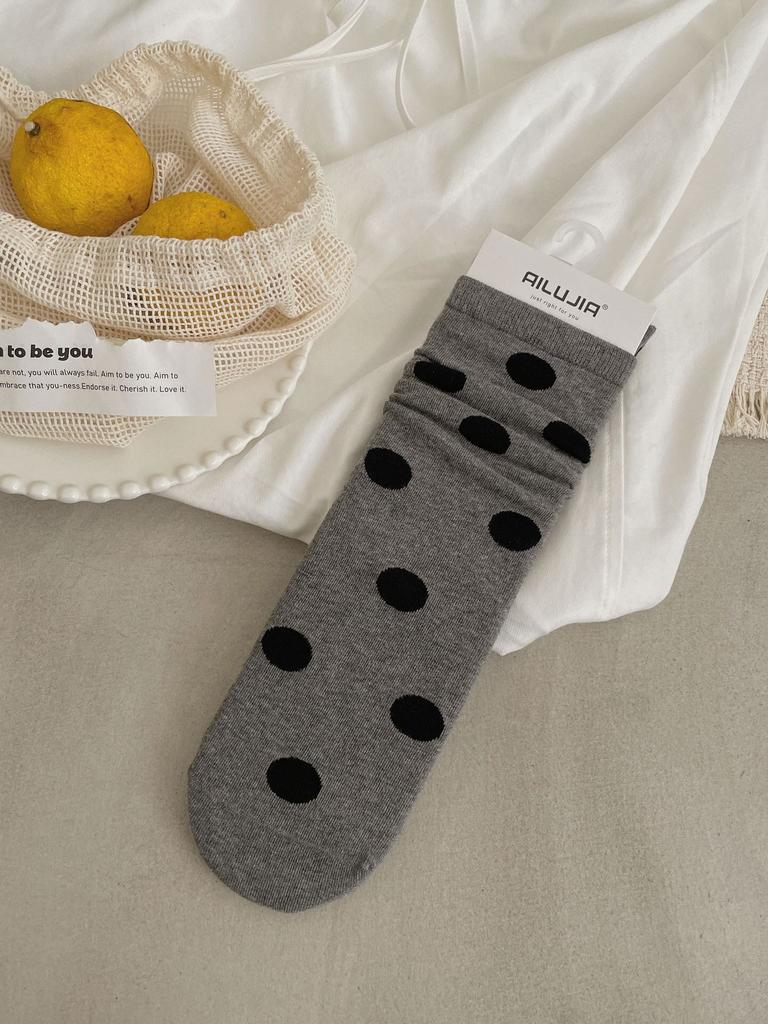 Autumn And Winter Retro Contrasting Color Polka Dot Socks Women'S Medium Tube Socks Ins Trendy Versatile College Wind Polka Dot Boneless Stack Socks