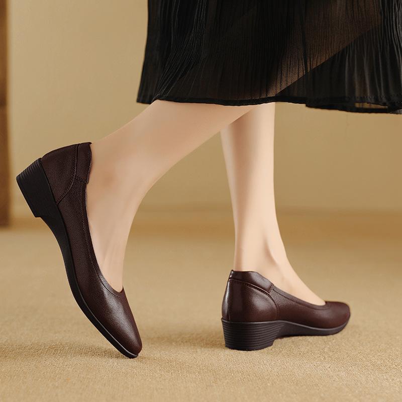 Miękkie i wygodne babcine buty ze skóry owczej, gruby obcas, średni obcas, buty do pracy, okrągły nosek, lekkie wycięcie, jednolite buty