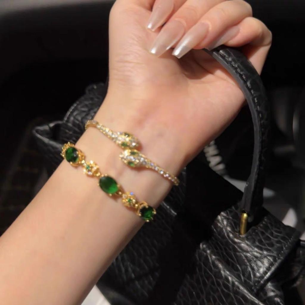 The New Spirit Snake Flash Diamond Bracelet Has a Sense of Design, Niche Temperament, Simple High-value and Versatile Retro Bracelet.