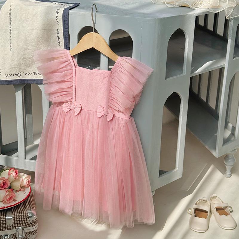 Trendy nadýchané tylové šaty léto 2025: Dívčí princeznovská síťovaná sukně s mašlí a krátkým rukávem