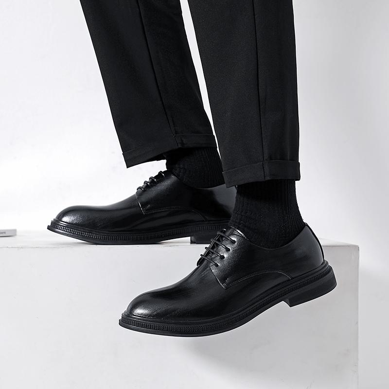 

2025 new leather shoes men s fashion British style casual shoes dress business pointed small leather shoes wedding groom men s shoes 44 чорний