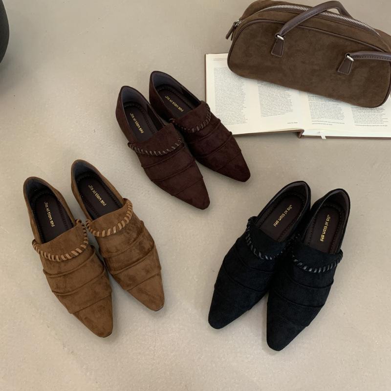 2025 autumn and winter large soft-soled splicing solid color dark-mouth pleated single shoes non-slip with skirt pointed versatile shoes