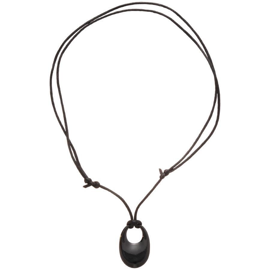 Spray-Painted Oval Openwork Pendant Necklace - Elegant, Versatile Clavicle Chain for Women