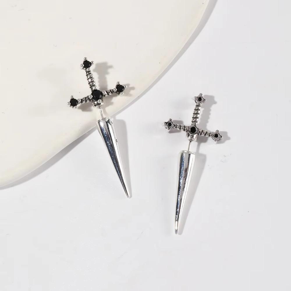Fashion Punk Jewelry Cool Sword Gothic Kinitial Piercing Earrings for Women Men Gothic Crystal Ear Jacket Dagger Studs Earring