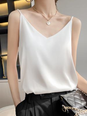 Women's Camisole With Sleeveless Bottoming Shirt