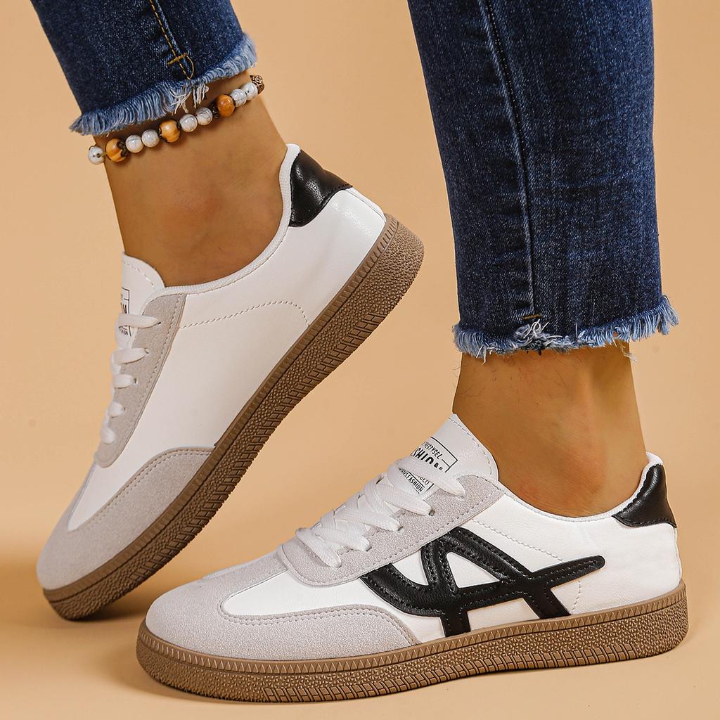 Fashion Women Sneakers Spring New Breathable Lightweight Sports Shoes Women Soft Leather Version Retro Round Head Couple Sneakers Women