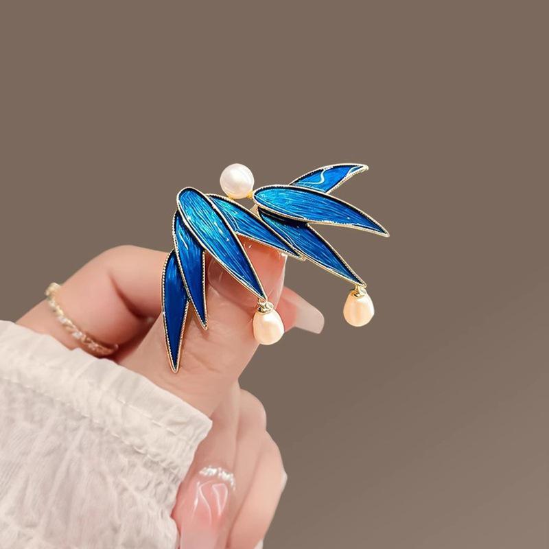 Elegante Kristall-Schmetterlingsbrosche - Funkelnde Damenmode-Anstecknadel für leichten Luxus-Anzug