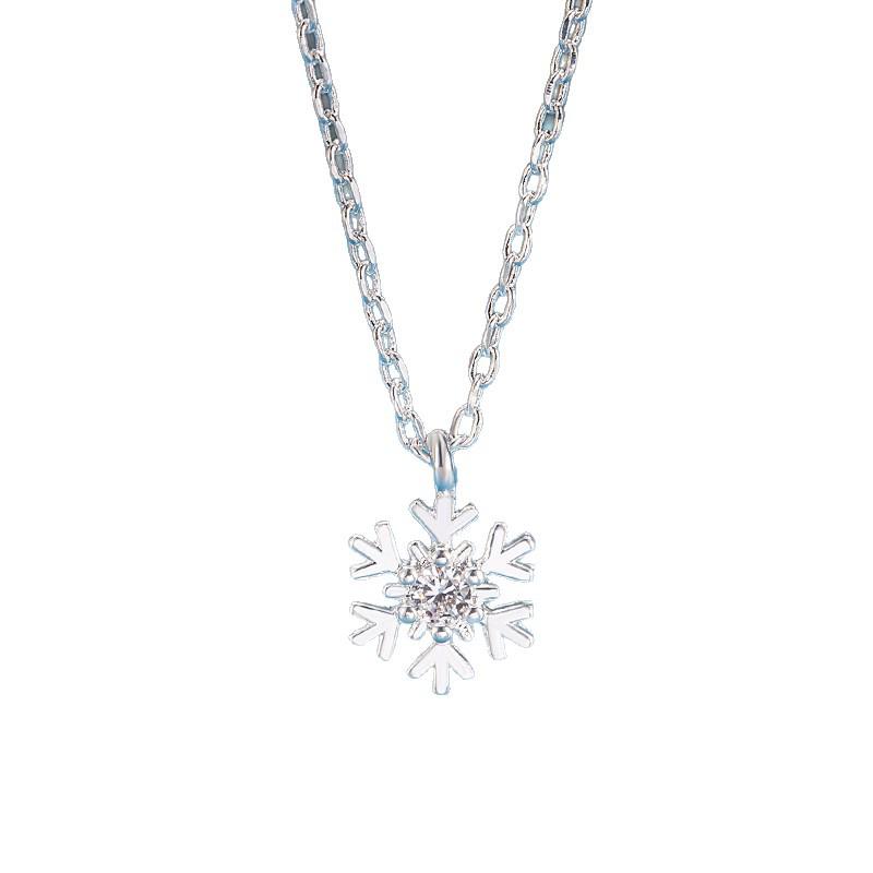 Exquisite Winter Snowflake Necklace: Versatile High-End Choker with Light Luxury Artistic Design