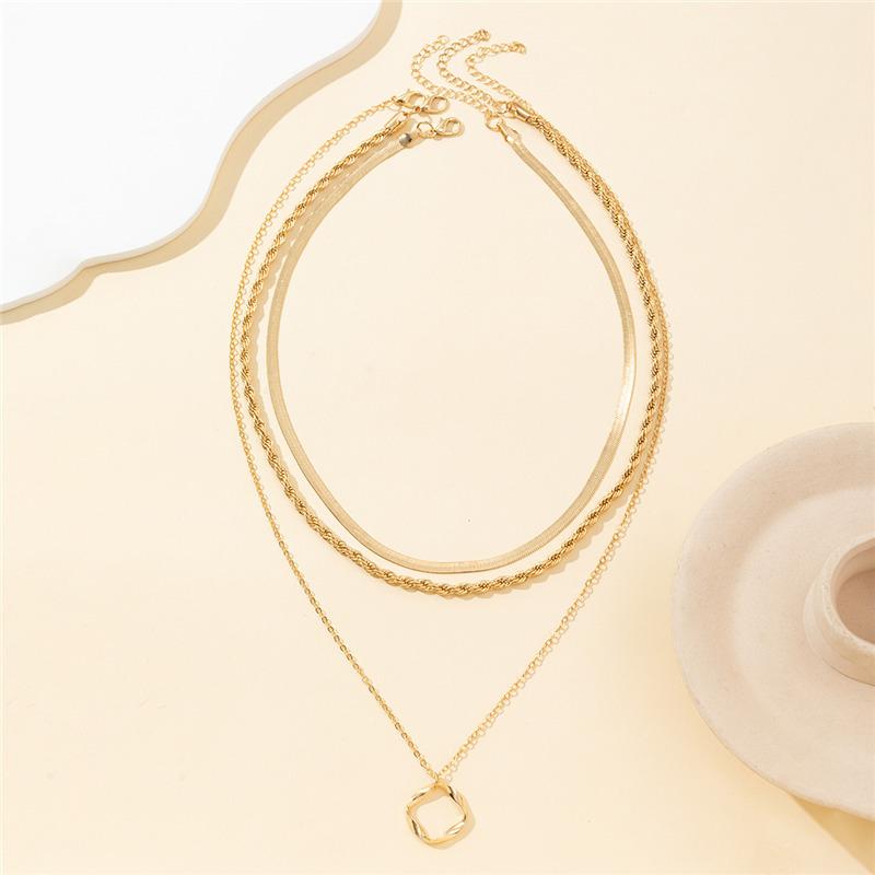 New Classic Geometric Round Hollow Snake Necklace Fashion Twist Chain Pendant Fashion Women's Choker Necklac Jewelry Gift