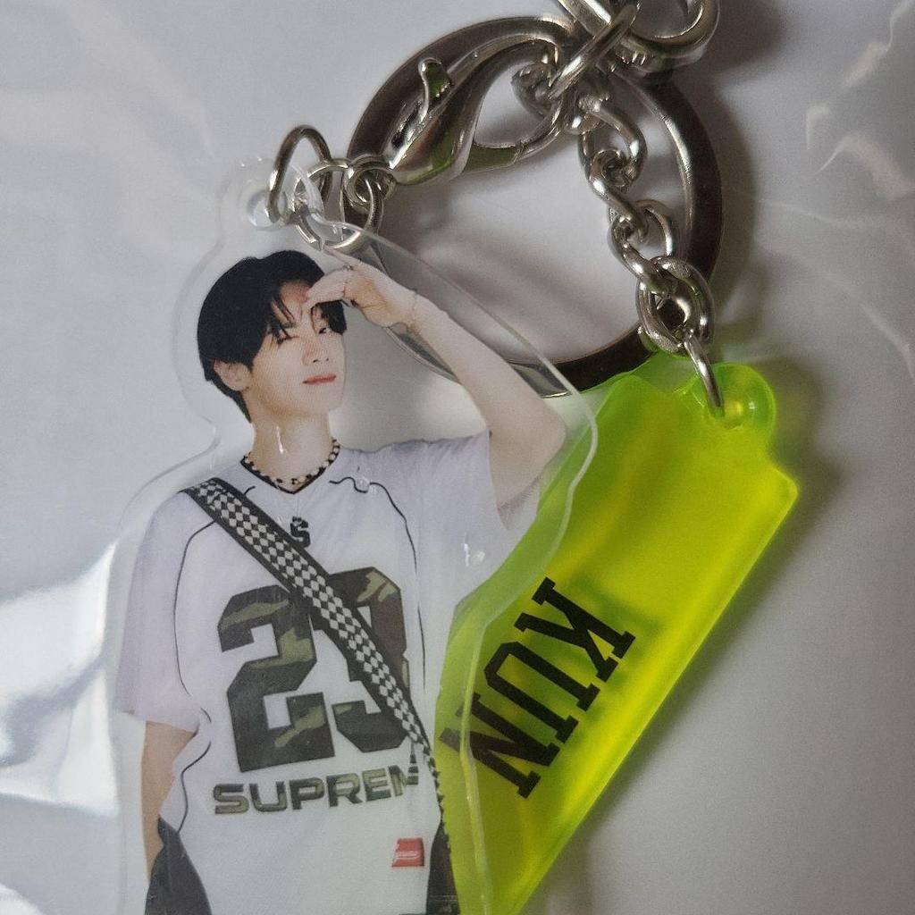 [USED] Kun WayV NCT NATION Seoul Concert Official Acrylic Keychain