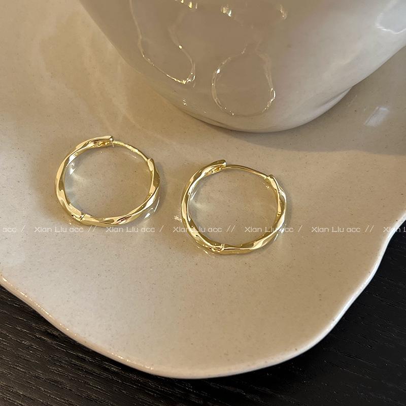 

2024 Легкие роскошные серьги-кольца высокого класса – уникальный, популярный и элегантный нишевый дизайн для женщин