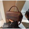 Retro Small Bag Women's Bag New Fashion Autumn and Winter Shoulder Messenger Bag High-end Portable Small Square Bag