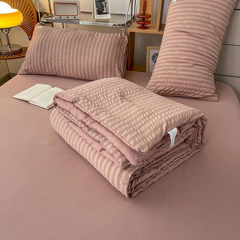 

Korean Version Of Girls With Bubble Gauze Summer Cool Quilt Color Washing Quilt Core Machine Washable Water Washing Thin Quilt 120x150cm розовый