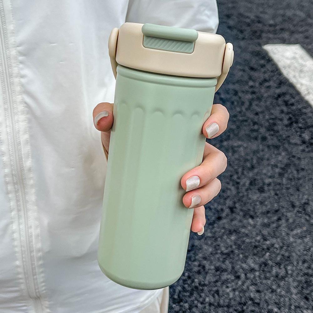 High-Capacity Stainless Steel Thermos Cup Insulation Or Cooling Straw Travel Cup  Outdoors
