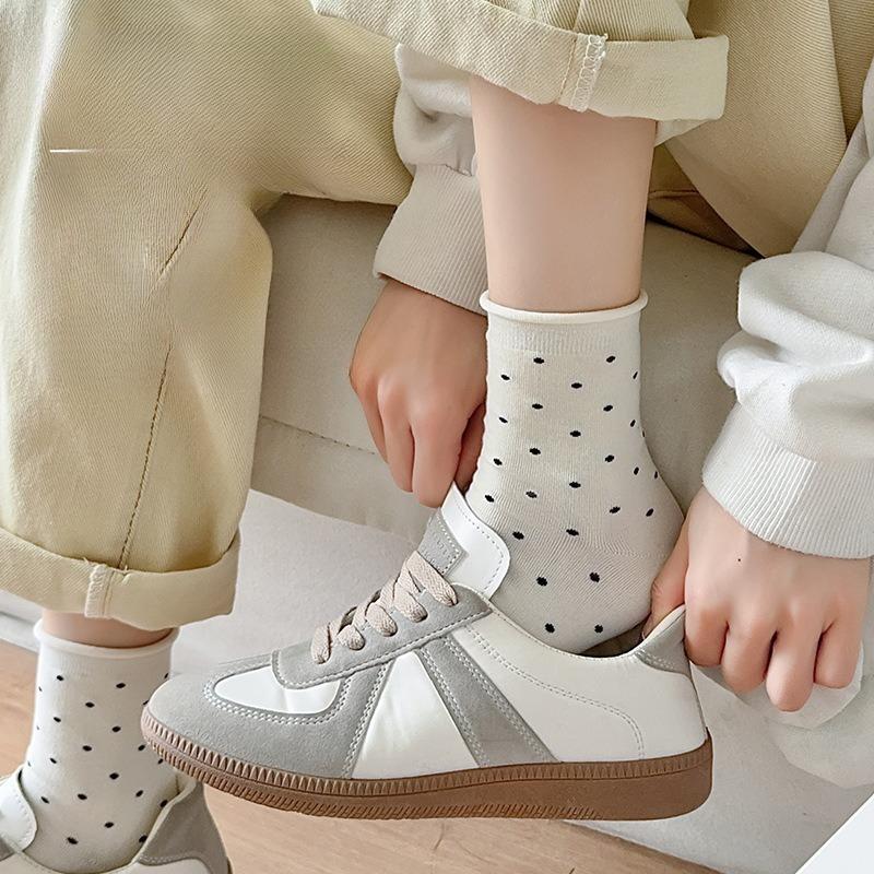 Spring and autumn mid-calf socks for women, summer thin and versatile, college-style, rolled-up polka dot sports, pile long socks