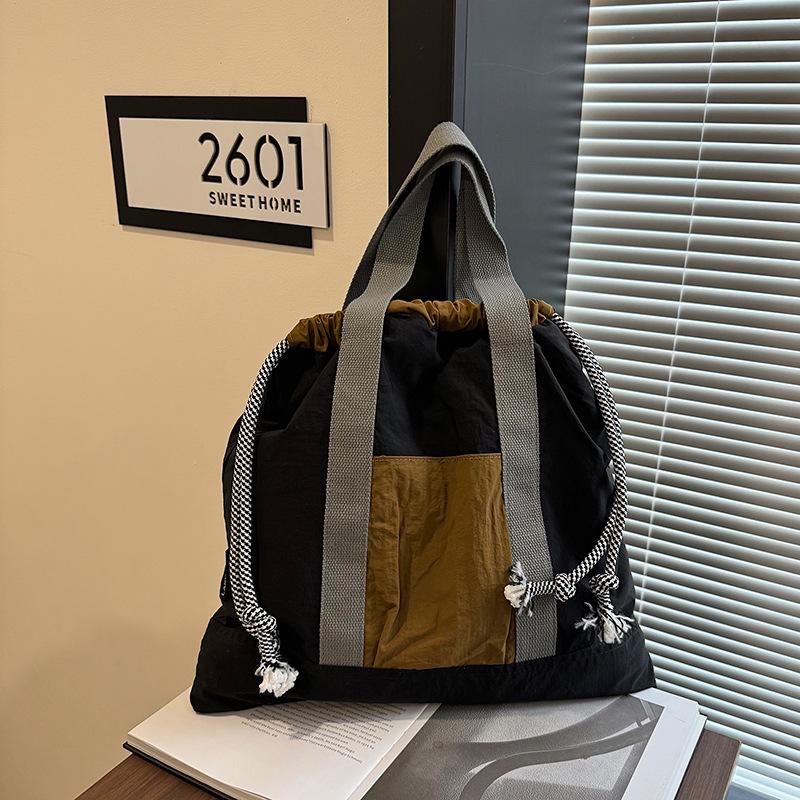 

Early autumn new versatile casual fashion commuting large capacity dopamine travel sports portable single backpack чёрный