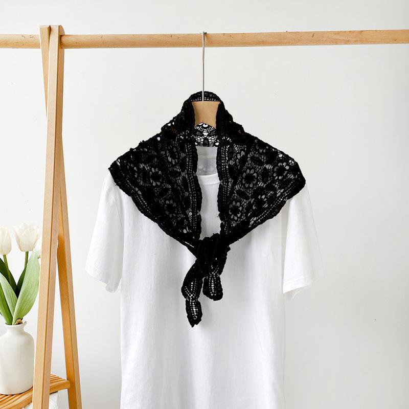 Literary And Retro Triangle Towel Irregular Crochet Waist Towel Fart Curtain Stacked Through Hollow Knitted Lace Triangle Towel