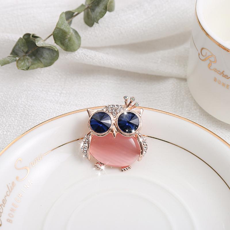 SKEDS Small Size Women Girls Cute Butterfly Owl Crystal Jewelry Brooch Retro Casual Sweater Dress Brooches Animal Badges Corsage