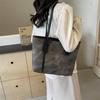2024 Retro Fashionable Ladies One-Shoulder Tote Bag - Large Capacity with Textured Underarm Design