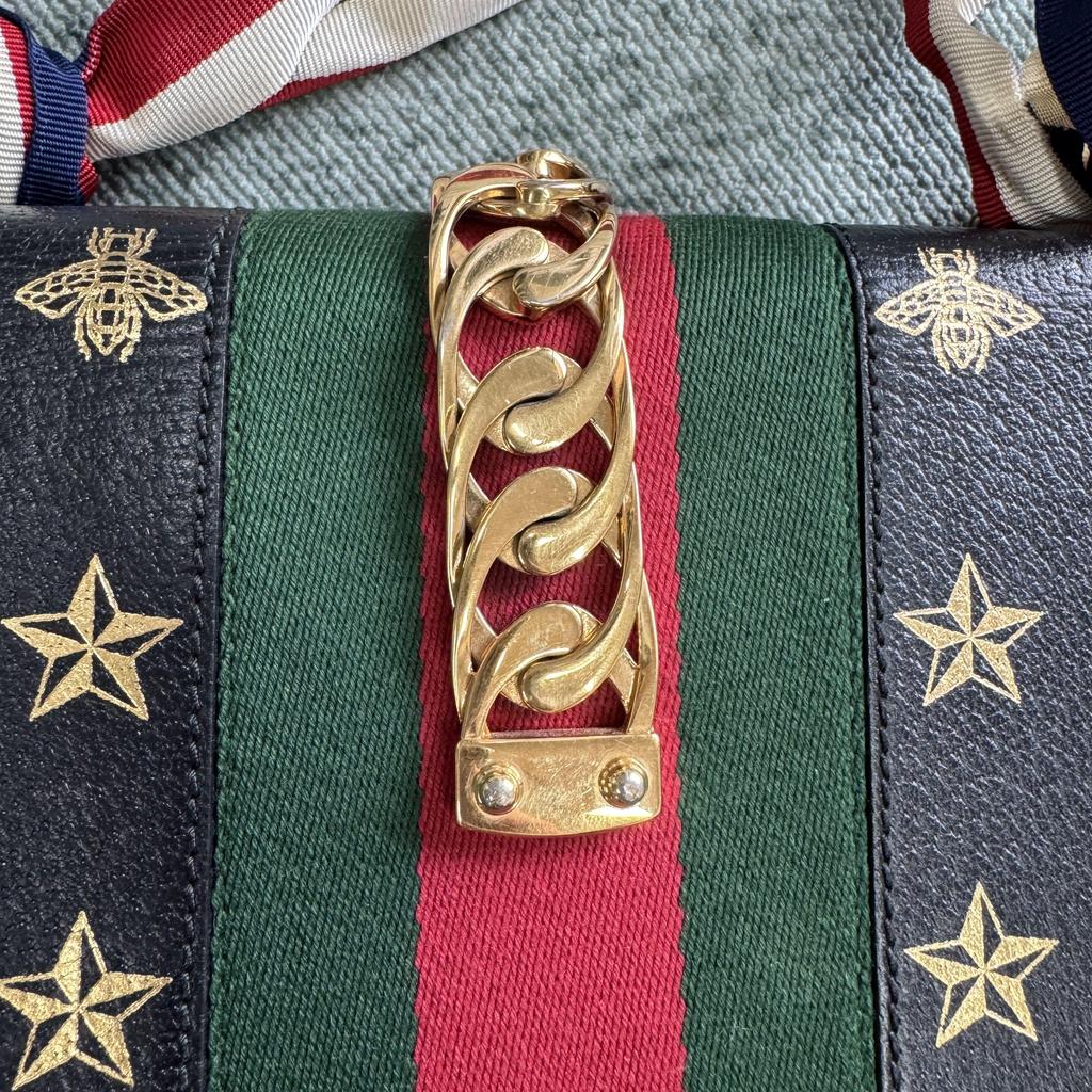 [Pre-Owned] Sylvie Gold Buckle Bee Star Pattern Striped Web Ribbon Bow Shoulder Crossbody Handbag Small - Good #KD2RKA