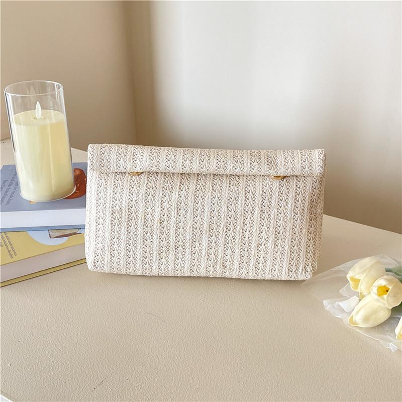 

Casual versatile clutch bag women s new personalized woven pattern embossed folding women s daily envelope bag бежевий