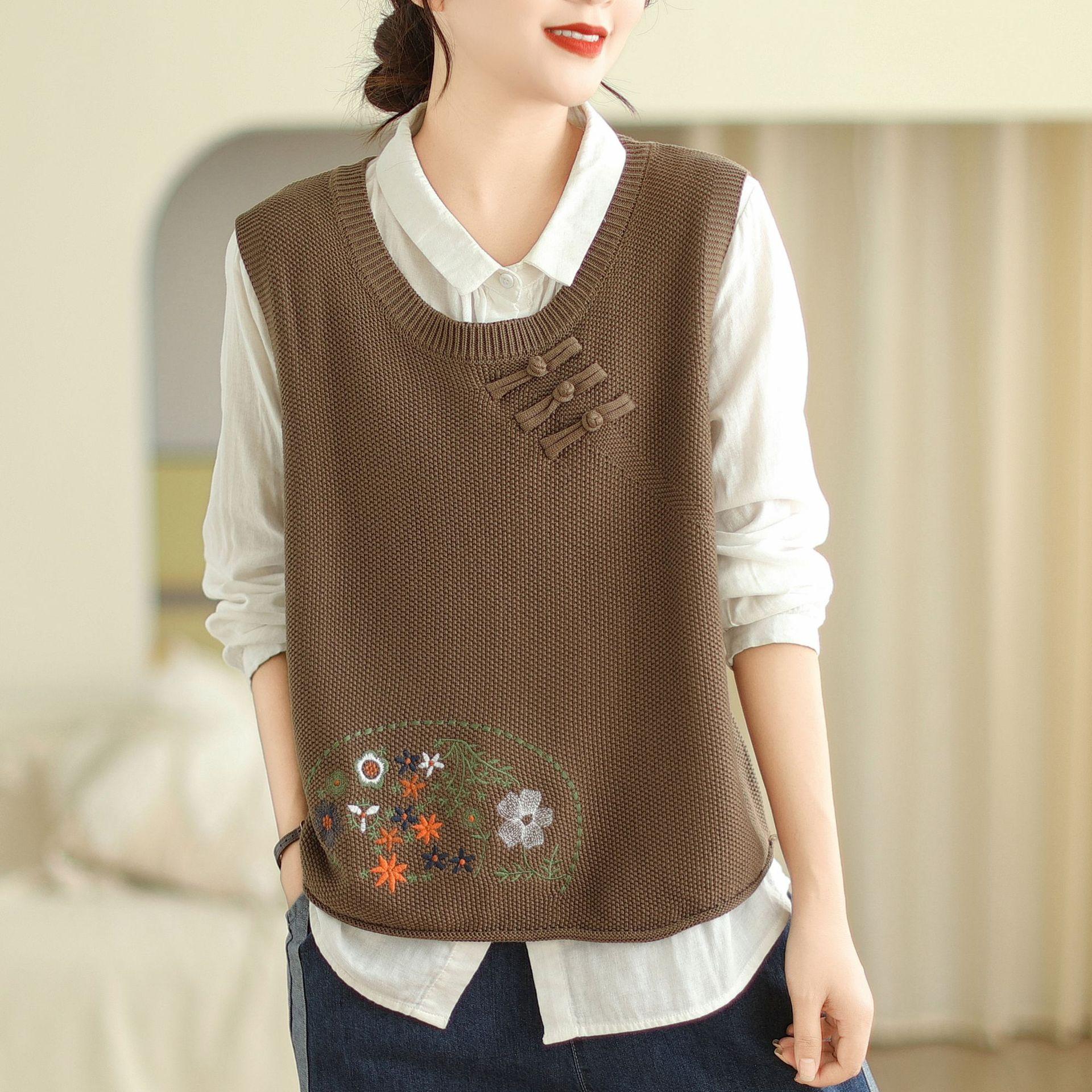 

Johnature Женские винтажные вязаные жилеты без рукавов с круглым вырезом и вышивкой из цветочных тканей Осенние пуловеры на пуговицах Жилеты One Size света кофе