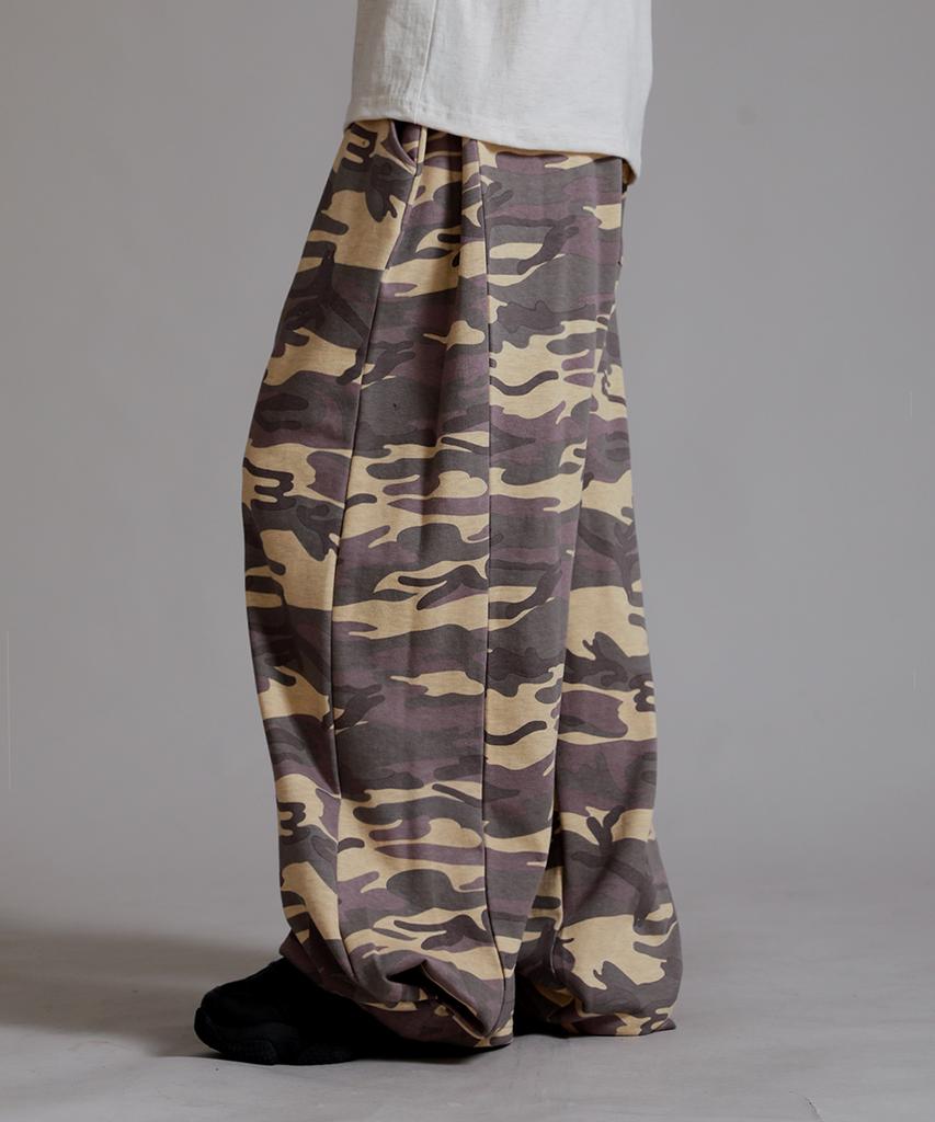 LIKE THE MOST Two-Tuck Longside Overpants_Camo Beige