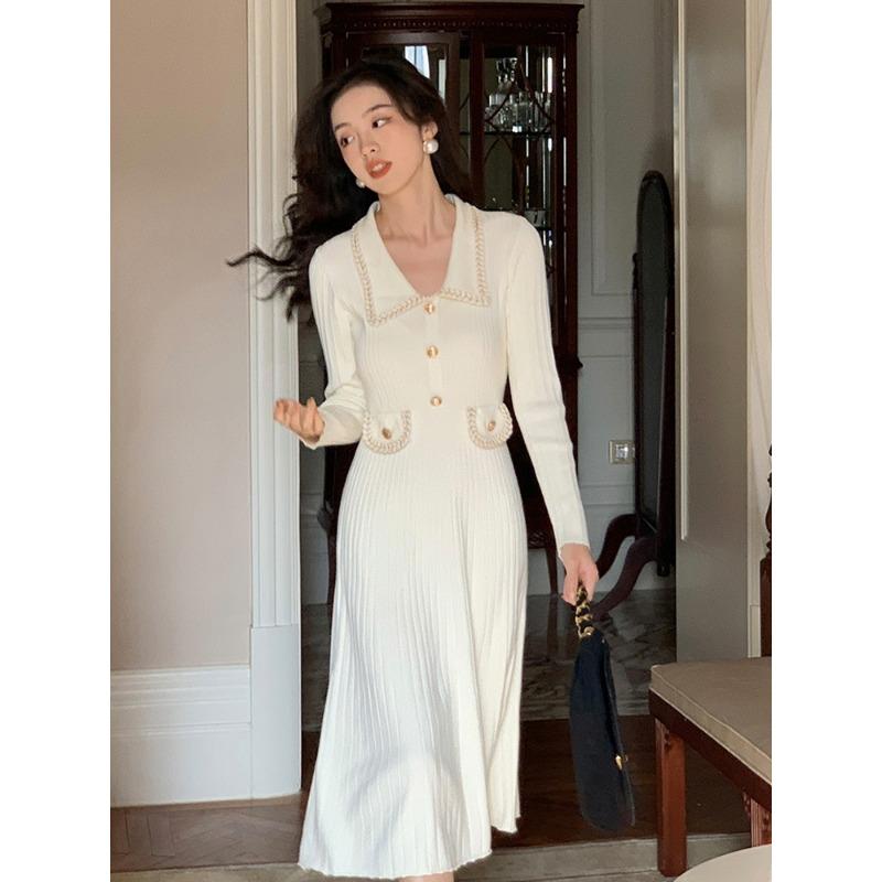 

У дочери из богатой семьи красное вязаное платье, новое боевое облачение, ощущение высокого класса, с пальто и длинной юбкой внутри. XL