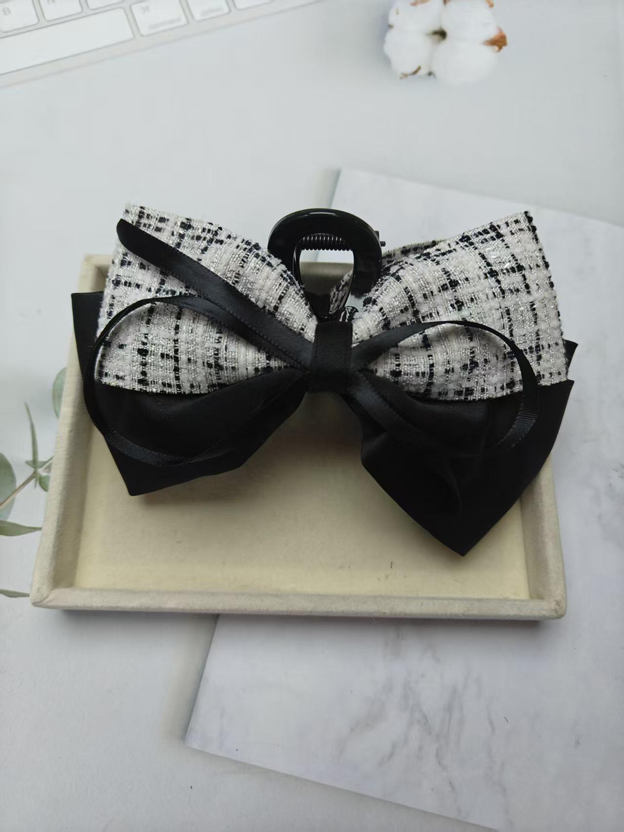 2026 Exquisite Runaway Princess Double-Sided Bow Hair Claw Clip
