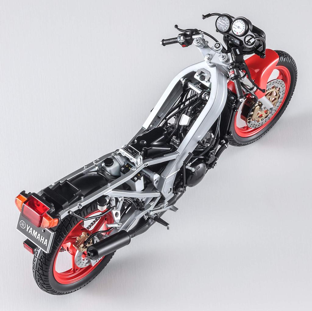 Plastikový model motocyklu Hasegawa řady Yamaha BK11 v měřítku 1/12 TZR250.(1KT)
