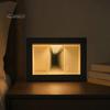 Doppellagiger Spiegelrahmen Holz-Hinterzimmer-Stil Nachtlicht, Unendlicher Effekt Tischlampe, Mattschwarze Massivholz-Fotobox Staubdichtes Umgebungslicht