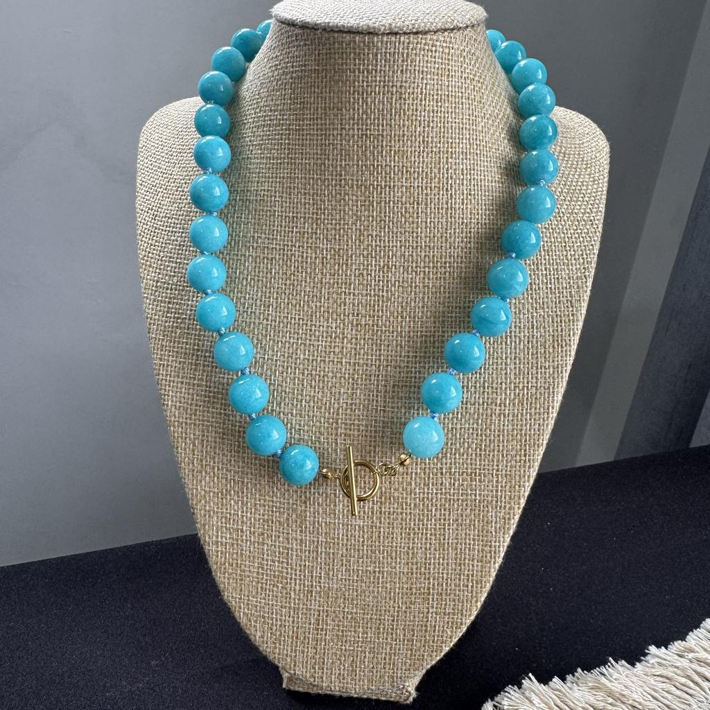 Neuer Eingang Individueller Regenbogenperlen Schmuck Bunter Naturstein Halskette Grobes Edelstein Knebelverschluss Geschenk für Frauen für Boutiquen