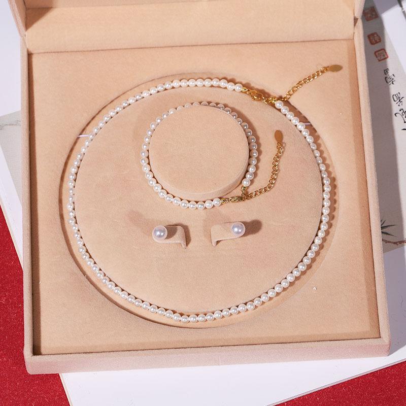 White Bead Sweet Light Luxury Women's Neck Chain Necklace Three-piece Set Mom Chain Jewelry