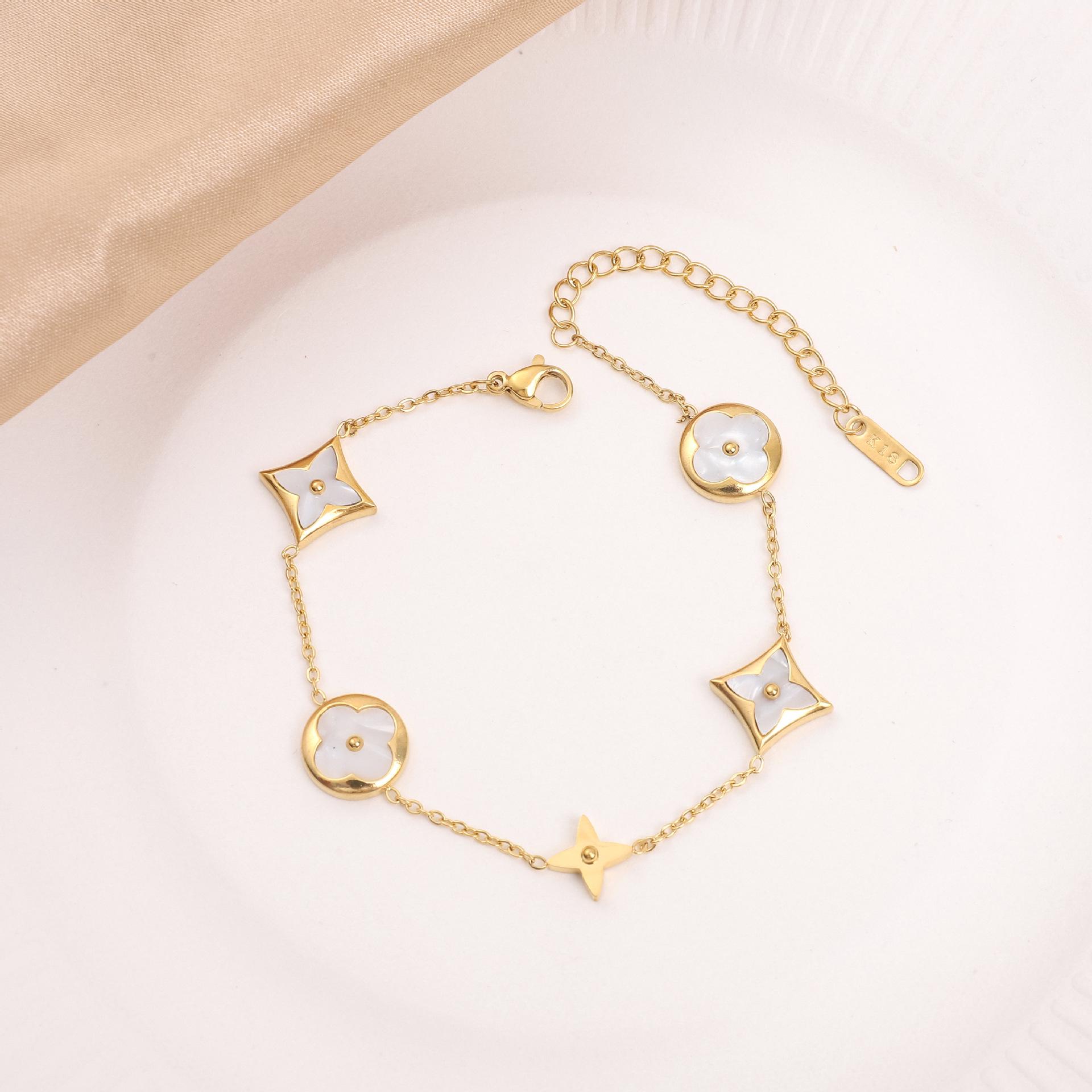 

Элегантный женский браслет из титановой стали - Стильный, Высококлассный дизайн, Легкая роскошь, Универсальный модный аксессуар