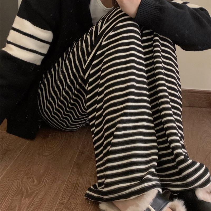 Black and White Striped Wide-leg Pants Women's High Waist Drape Walking Pants Loose and Thin Casual Towel Pants High Elastic and Comfortable