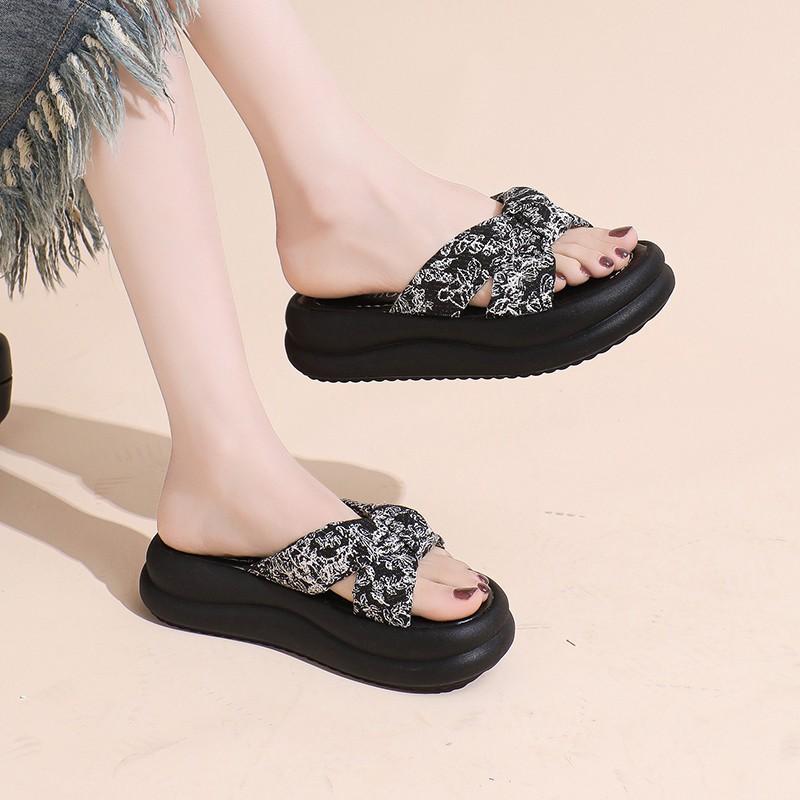 Fashion Shoes Woman Summer Thick Bottom New Chinese Style Slippers Breathable Outdoor Fashion Printed Cross Beach Shoes for Women