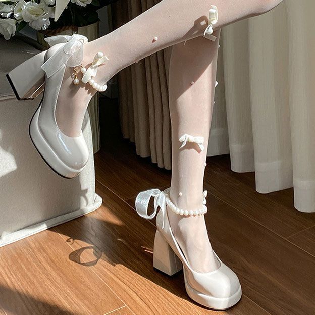 High-heeled Mary Jane shoes women's summer white design sense new retro pearl thick-heeled small leather shoes