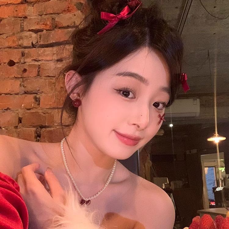 Autumn & Winter Pearl Stud Earrings – Red Bean, 2024 High-End Light Luxury Style for Women