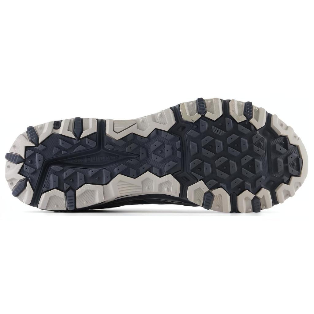 New Balance Nb 410 V5 Bequeme Vielseitige Niedrige Freizeit-Trail-Stadt-Pendel-Laufschuhe Unisex-Sneaker Schwarz Silber MT410GS5
