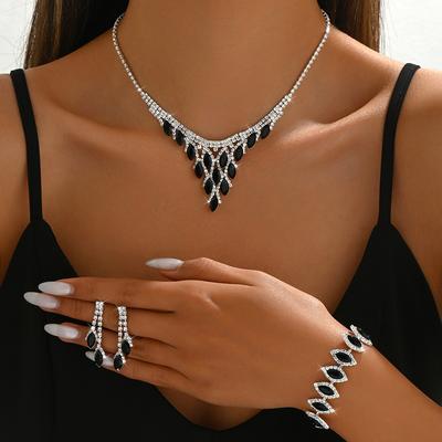 Braut Kristall Voll Diamant Halskette Ohrringe Armband Set Exquisite High-End Kleid Halskette Accessoires