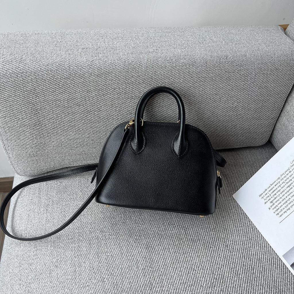 Mini Goat Pattern Top Layer Cowhide Shell Bag, Genuine Leather Crossbody Bag, Fashionable Bowling Bag, Versatile Handbag