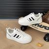Leichte und atmungsaktive kleine weiße Schuhe Damen Herbst 2025 neue Mode vielseitig und bequem Sport und Freizeit Low-Top atmungsaktives Board