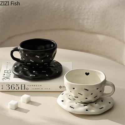 Tazza d'acqua di lusso leggero Tazza in ceramica da ufficio Tazza da tè Tazza da caffè per latte per il tè pomeridiano Creativa per la casa Tazza da latte per la colazione Set da bere
