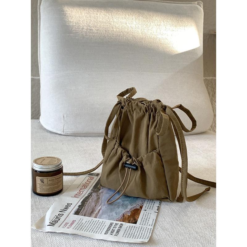 

Новая маленькая квадратная сумка женская сумка-мешок на шнурке нейлоновая сумка через плечо плиссированная нишевая повседневная сумка-мессенджер сумка для мобильного телефона