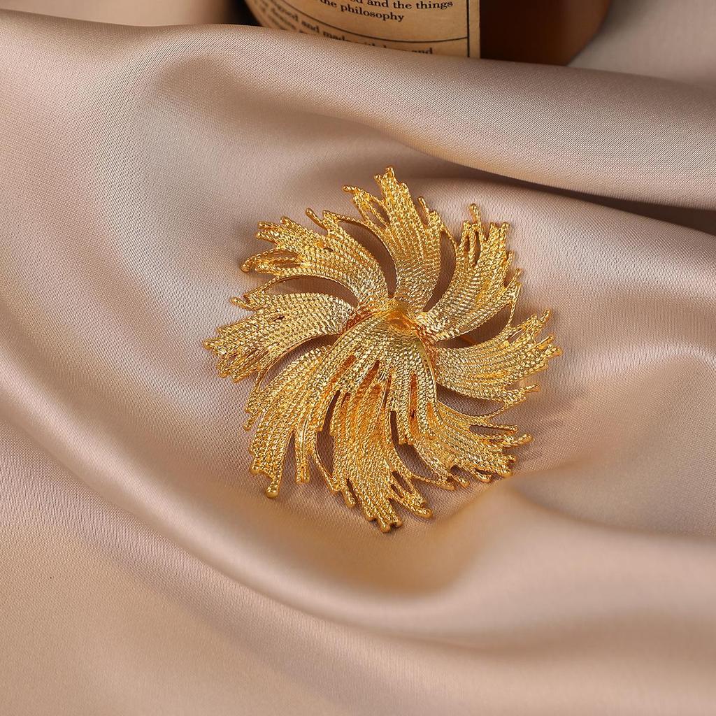 Ruyi Pipa Brooch: Elegant Classic Pearl Pin for Women’s Cheongsam