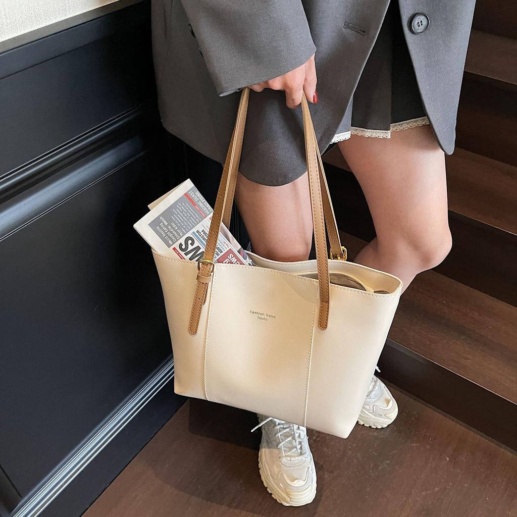 Premium sense large capacity shoulder tote bag women's 2025 new trendy summer fashion texture versatile messenger bag