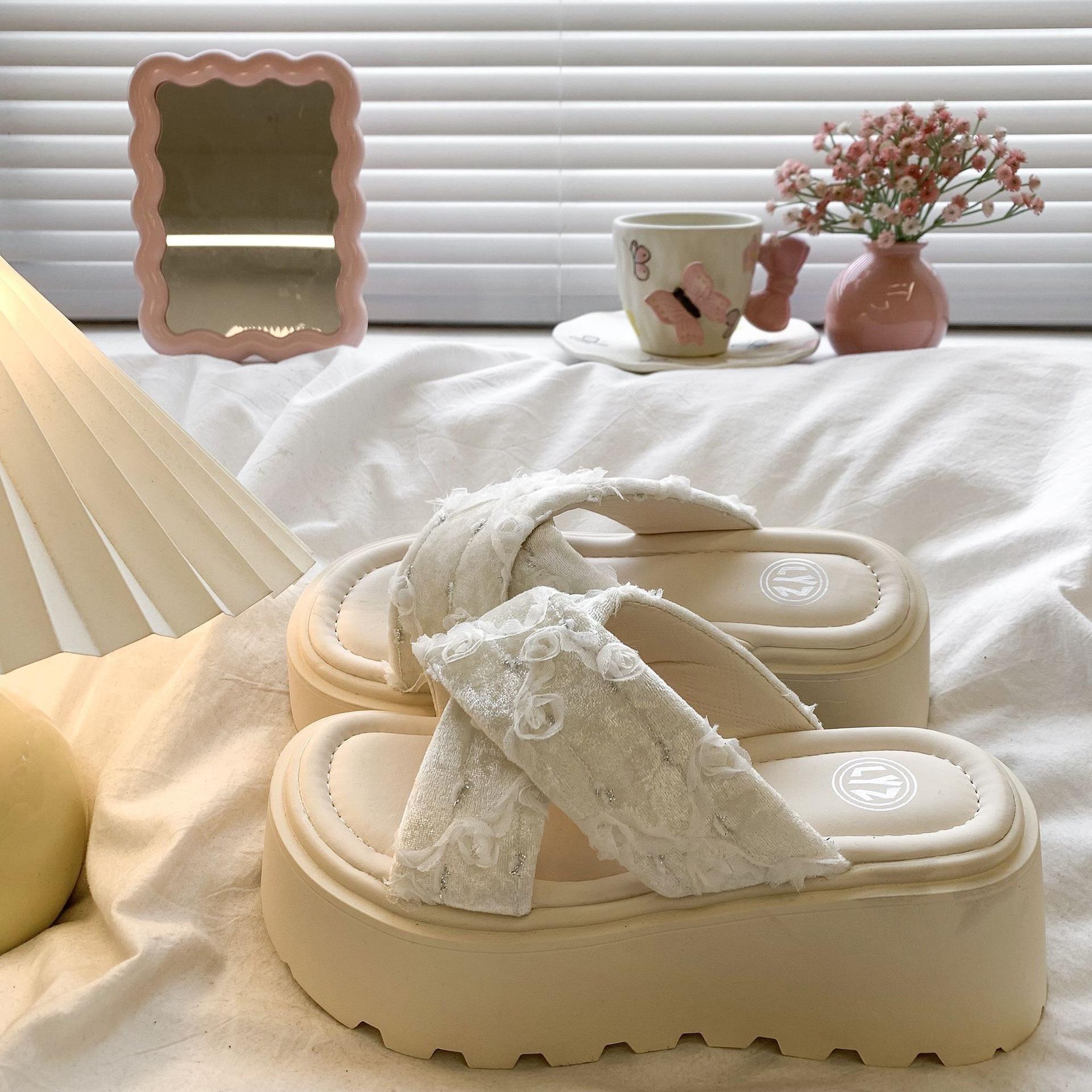 

French beautiful fairy style slippers women wear new small thick bottom heightening beach cool slippers in summer 35