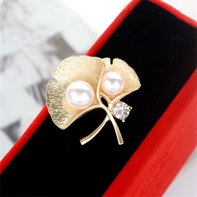 Golden Ginkgo Leaves Imitation Pearl Brooch Pins Korean Style Fashion Charm Brooches for Women Coat Shawl Accessories