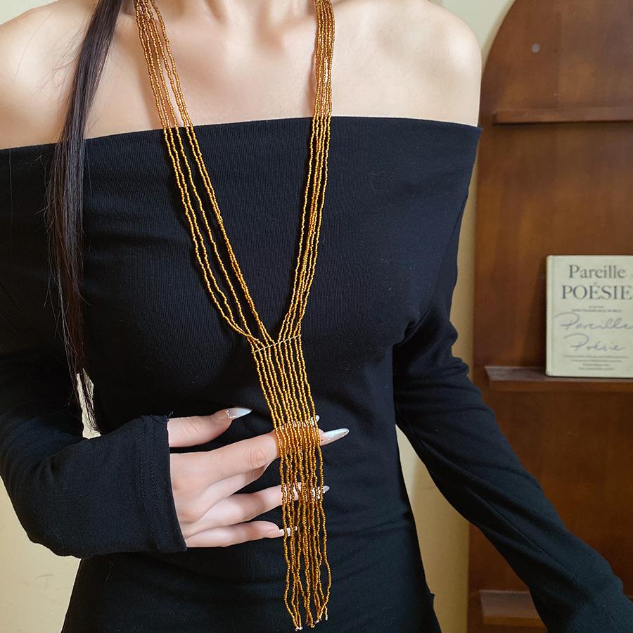 Colorful Glass Bead Multi-Layer Tassel Necklace: Elegant & Versatile Clavicle Chain for Women