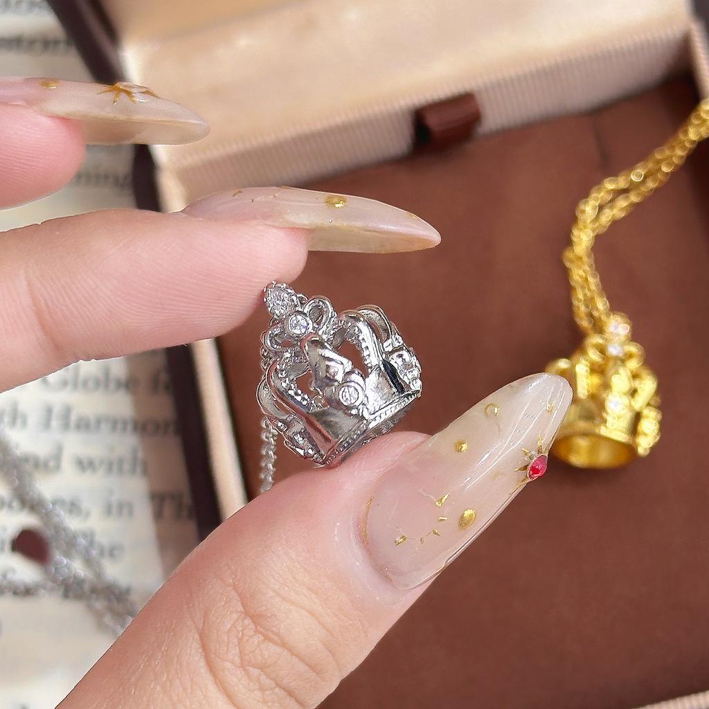 Hot-selling Crown Pendant Princess Crown Clavicle Necklace Versatile Light Luxury Necklace